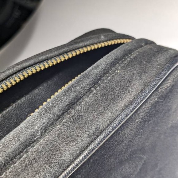 Beautiful Vintage Chanel Velvet Tassel Crossbody Hand Bag in Black/Gold - Picture 3 of 16